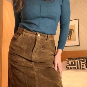 VINTAGE GAP - Suede Midi Skirt (like new)